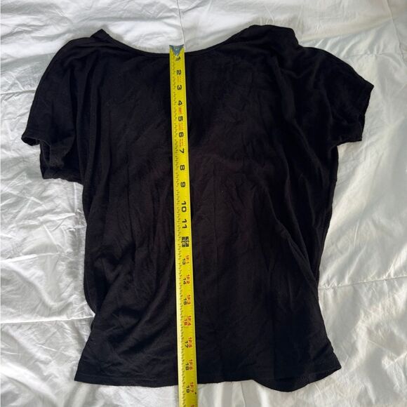 Francesca’s Black Twist Front Short Sleeve Tee Size XXS - Picture 2 of 9